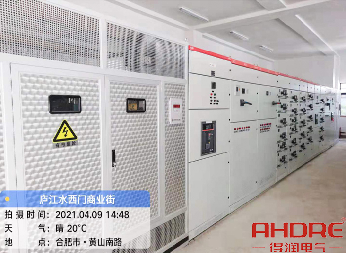 水西門商業(yè)街低壓柜項(xiàng)目現(xiàn)場(chǎng)圖.jpg 水西門商業(yè)街低壓柜項(xiàng)目現(xiàn)場(chǎng)圖.jpg