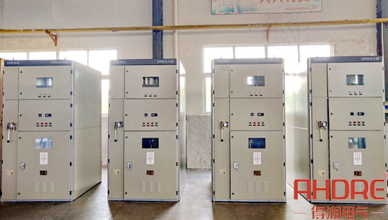 高壓無(wú)功就地補(bǔ)償裝置.jpg 高壓無(wú)功就地補(bǔ)償裝置.jpg