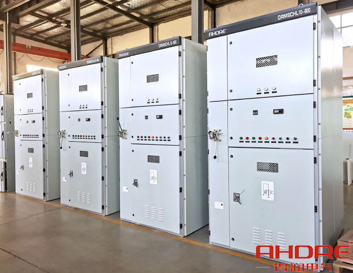 河源和興無功就地補(bǔ)償柜實(shí)物圖.jpg 河源和興無功就地補(bǔ)償柜實(shí)物圖.jpg